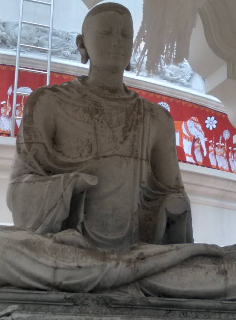 Sri Madalarama Temple – Front-Facing Buddha Statue